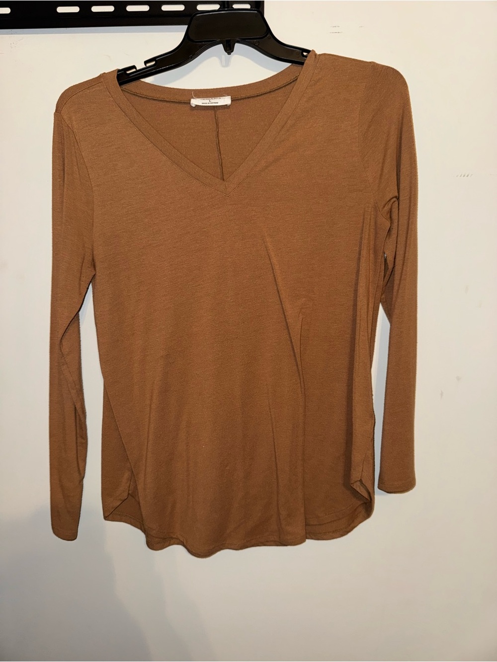 Zenana Outfitters Women's V-Neck Long Sleeve Top - Camel Brown